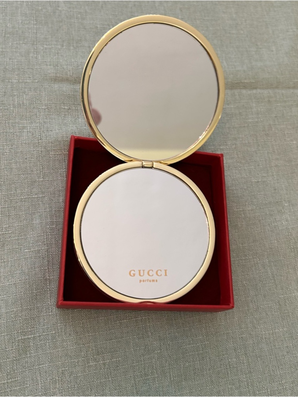 Gucci Gold Embossed Compact with Red Gift Box - Picture 3 of 8